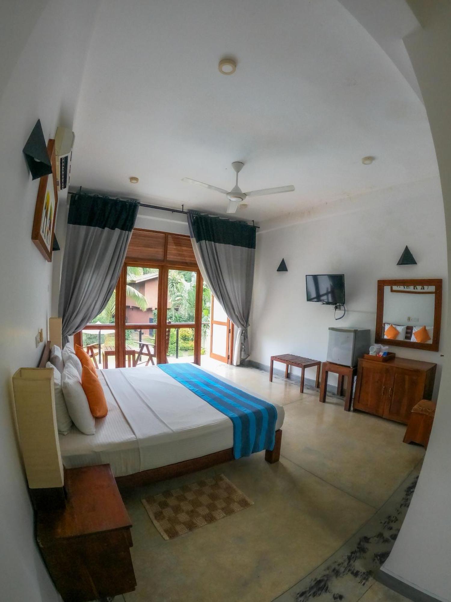 Hotel Athgira ウダワラウェ エクステリア 写真