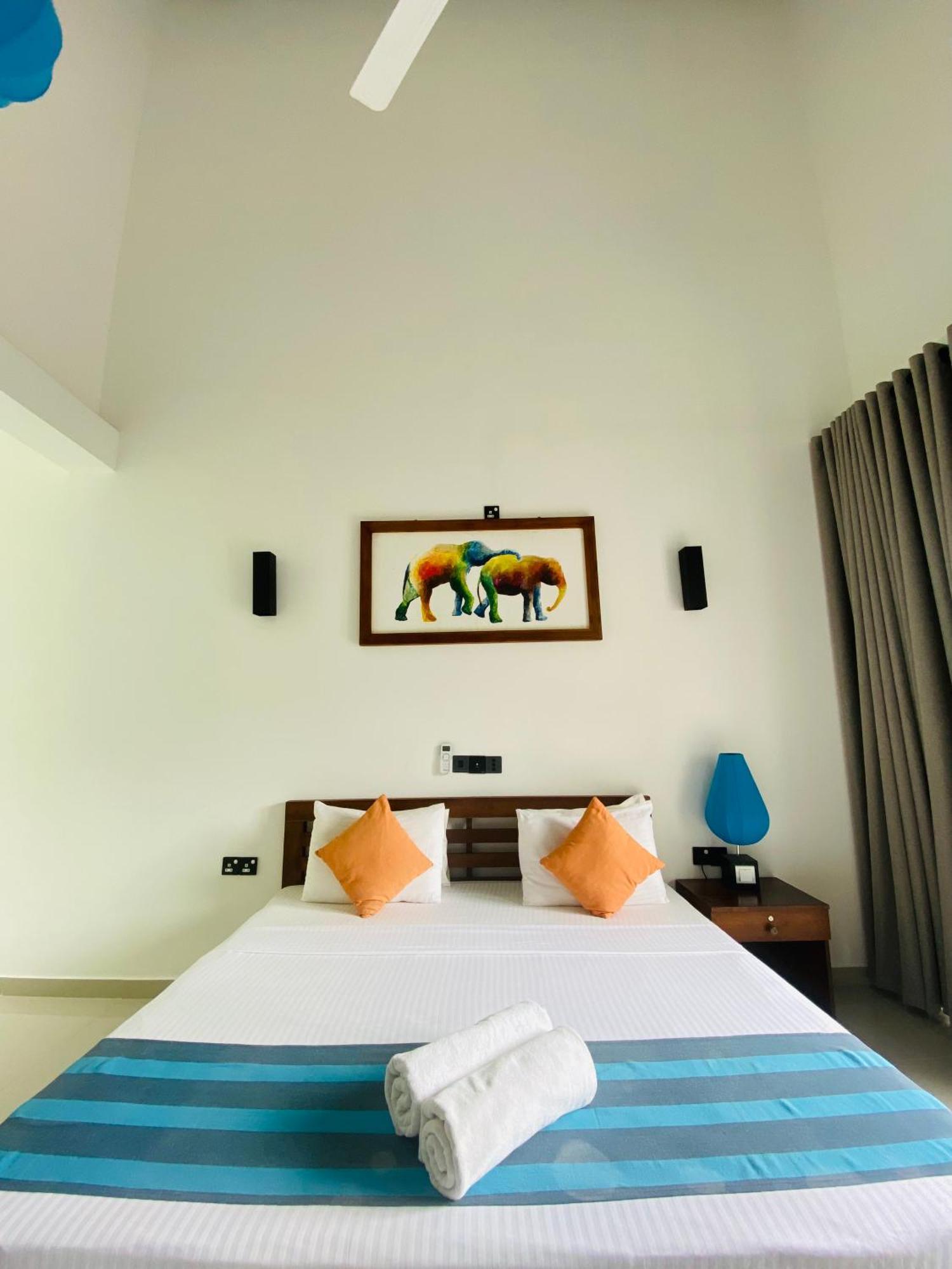 Hotel Athgira ウダワラウェ エクステリア 写真